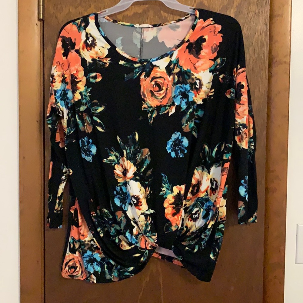 Betsy’s boutique long sleeve